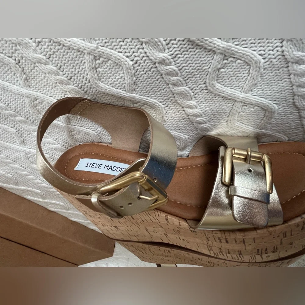 Steve Madden Cork-Textured Platform Wedge Sandals Gold Leather SZ 9 - Picture 11 of 15